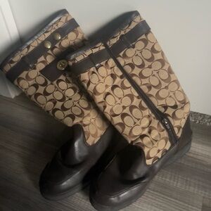 Super Clean RARE Authentic Vintage Coach Boots with Coach Print pattern
